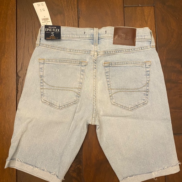 NWT Hollister Epic Flex Skinny Denim Short 9" - Picture 3 of 4